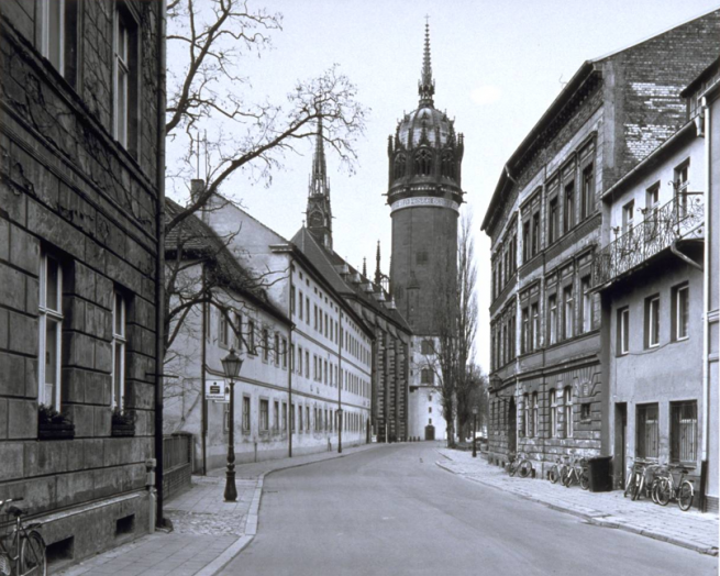 Thomas Struth, Schlosstrasse, Wittenberg 1991